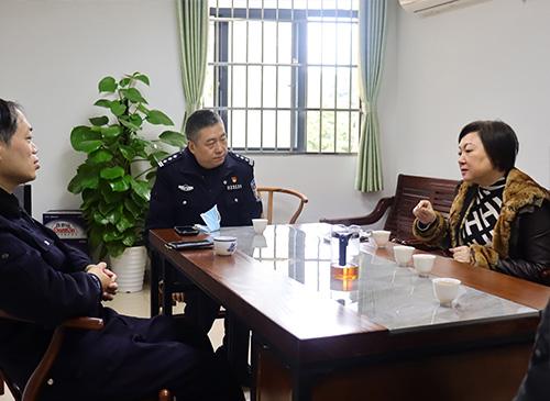 加强党建共建，亲昵警企关系